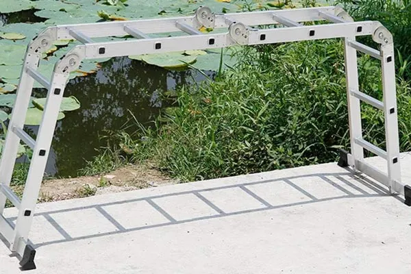 نردبان تاشو یا مفضلی 